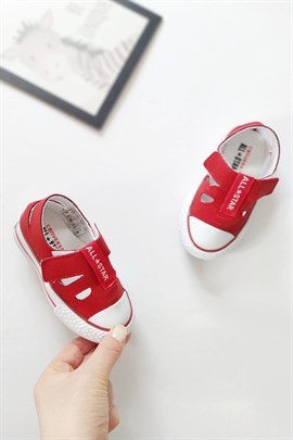 Delikli Çocuk Ayakkabı Kırmızı